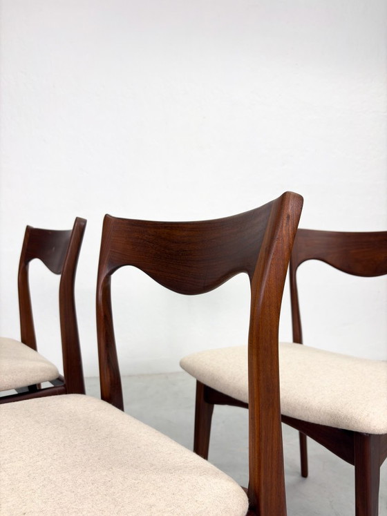 Set Vintage Dining chairs by AwA – Wood (photo 7 of 19)