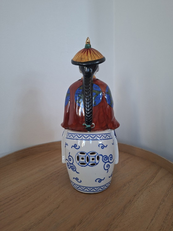 Image 1 of Beautiful Chinese Porcelain Statue - Emperor (28 cm)