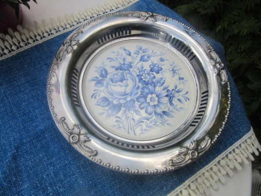Serving Plate/Tray/Bowl, Delft Style Blue White Floral Decor (22/11/2025) – tafelaccessoires, Ceramic, Metal