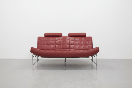 Image 1 of Sofá de 2 plazas Leolux Volare con otomana – Piel roja – Diseño de Jan Armgardt