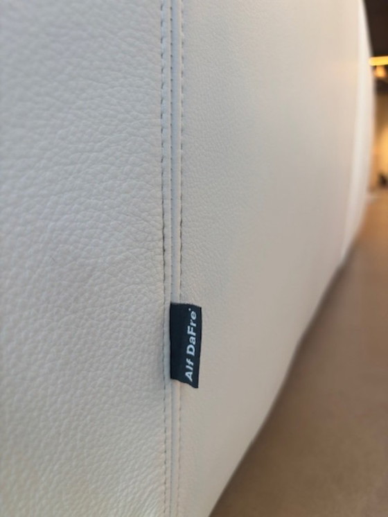 Image 1 of Sofa aus weißem Leder