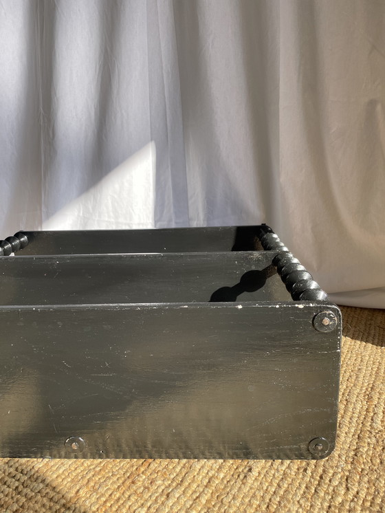 Image 1 of Vintage gedraaide houten volkskunst spoelhouder