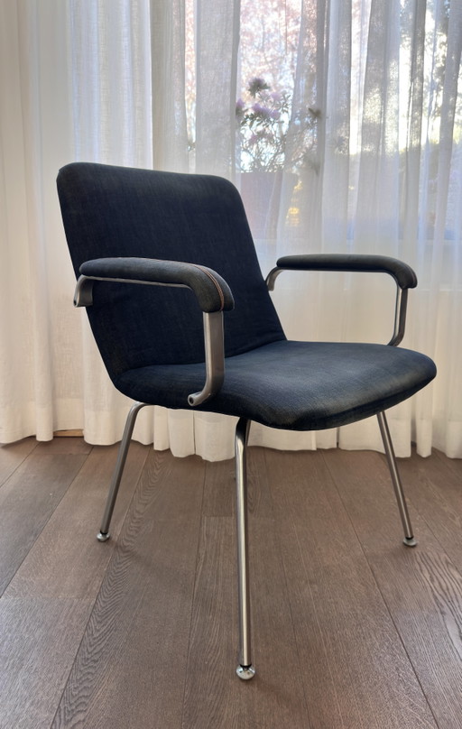 2 Artifort Armchairs Design Chairs by Geoffrey D. Harcourt – fauteuils, Aluminium, Textile