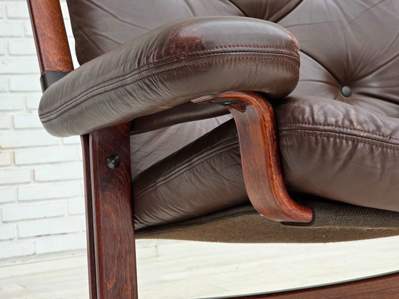 Image 1 of Poltrona norvegese degli anni '70 di Jon Hjortdal, pelle per mobili, legno curvato, tela.