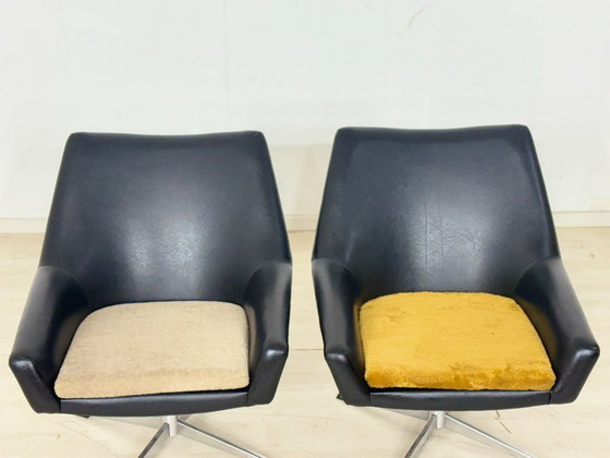 Image 1 of Draaistoel uit het midden van de 20e eeuw / Vintage designklassieker uit de jaren 60 / Fauteuil