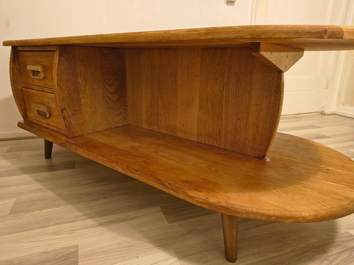 Couchtisch/Fernsehtisch aus massiver Eiche, 1960er Jahre