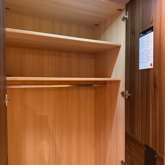 Image 1 of Armadio decorativo Rauch con porta girevole a 4 ante 5B