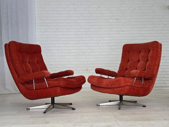 Image 1 of Fauteuil pivotant suédois des années 1970, de la marque Ulferts Sweden, en velours.