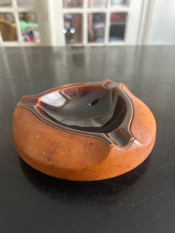 Image 1 of cendrier en céramique et cuir Longchamp