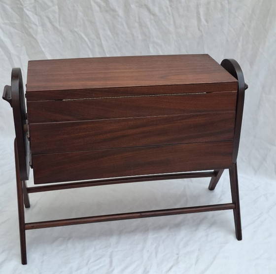 Beautiful Mid-Century Danish Design Sewing Cabinet (1950s/60s) – Storage cabinet, Wood (photo 14 of 21)