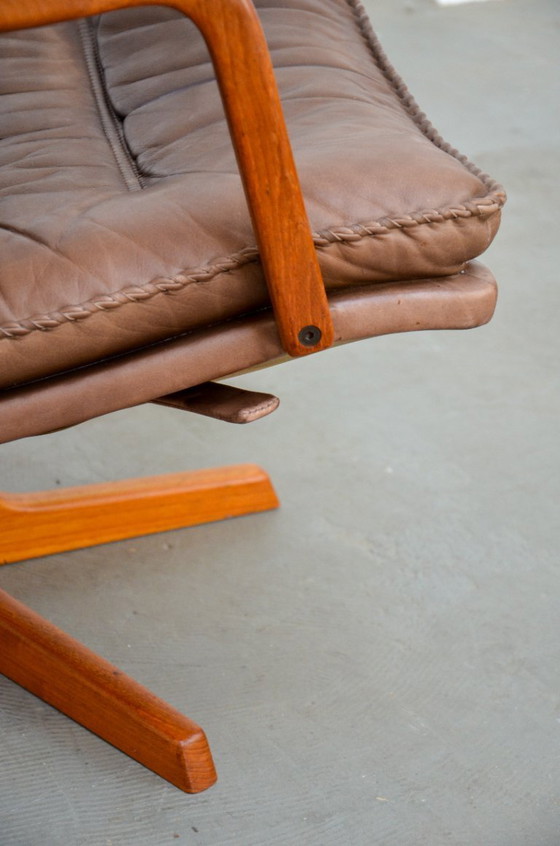 Image 1 of Poltrona vintage in teak, pouf in pelle di metà secolo, anni '60, stile danese