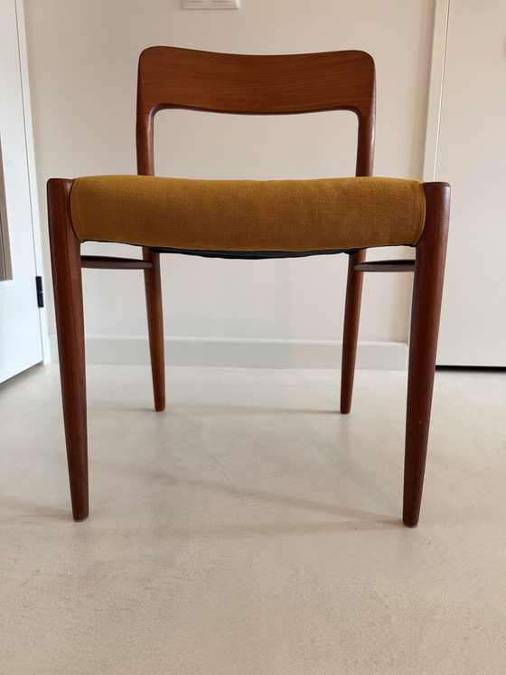 Image 1 of 3 sedie da tavolo da pranzo, modello 75, in legno di teak, Niels Otto Møller