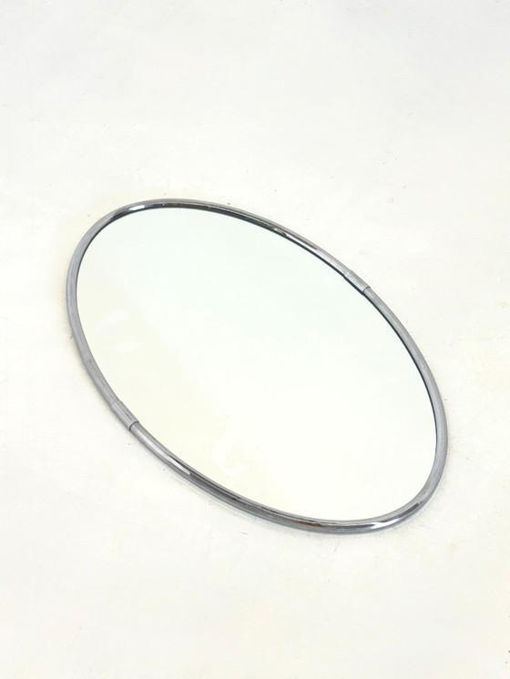 Image 1 of Specchio ovale con cornice in tubo grande