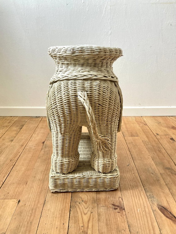Tavolino elefante in vimini laccato bianco, anni '70, Tavolini, Rattan, Crema (foto 3 di 14)