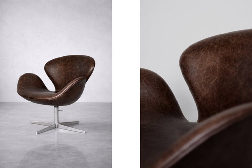 Poltrona Swan in pelle marrone danese vintage di metà secolo, realizzata da Arne Jacobsen per Fritz Hansen, 1958