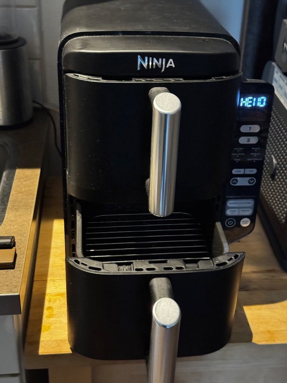 Ninja Doppeldeck-Heißluftfritteuse 7,6 Liter – Küchenzubehör, Metal, Plastic (photo 3 of 5)