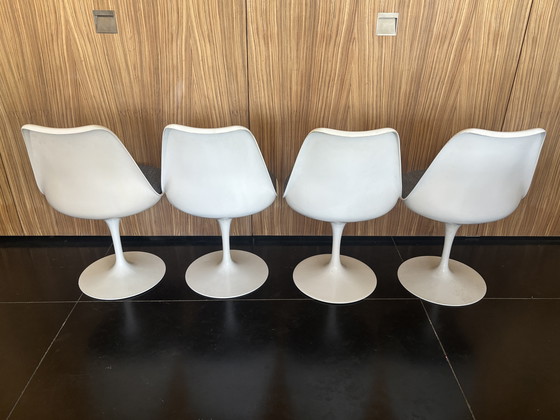Image 1 of 4 x Tulip Chair Knoll international