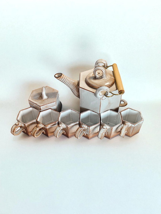 Image 1 of Studio Pottery Theeservies Zeshoekig Gesigneerd FB Jaren 70 Japanse Stijl / Studio Pottery Theeservies Zeshoekig Gesigneerd FB
