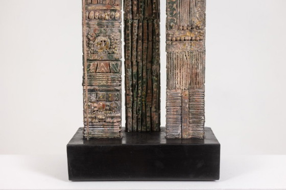 Image 1 of Lawrence. Doppelseitige, geschnitzte Holzskulptur. 20. Jahrhundert.