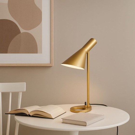 Goldene Design Tischlampe, Tischlampen, Metall, Schwarz (Foto 2 von 5)