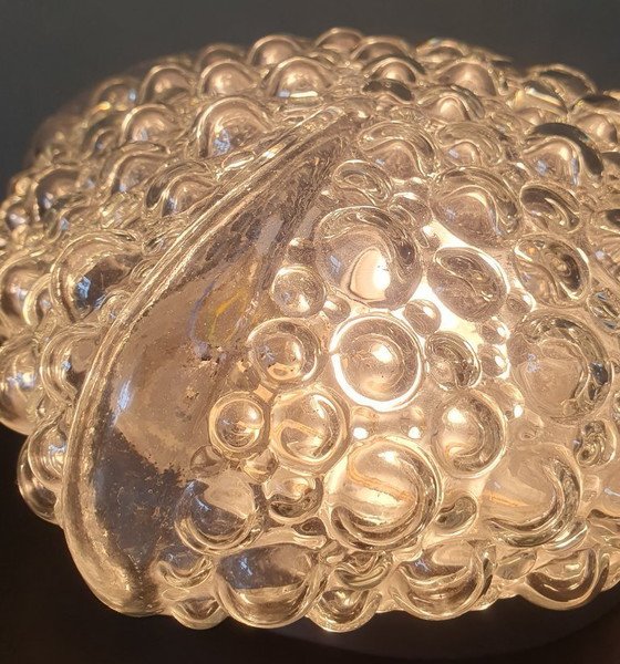 Image 1 of Helena Tynell - Glashütte Limburg - anni '60. Lampada da parete/soffitto in vetro spesso a bolle.
