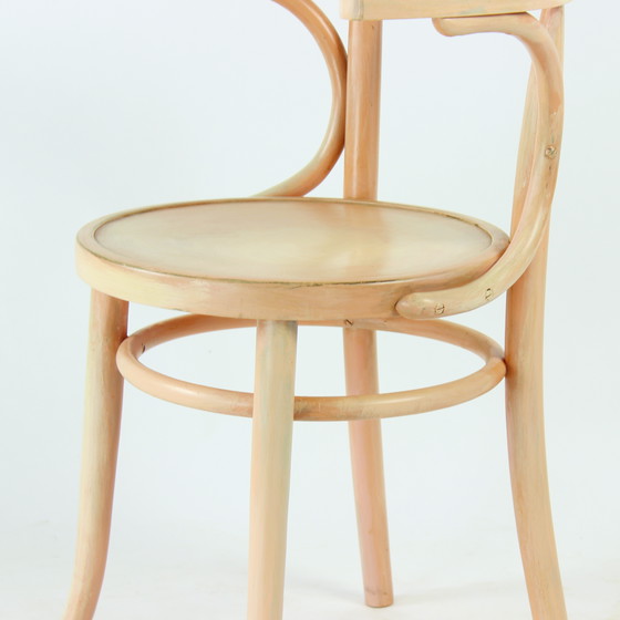Image 1 of Michael Thonet No. 24 Bentwood Chair By Ton In Pink, Czechoslovakia 1950s