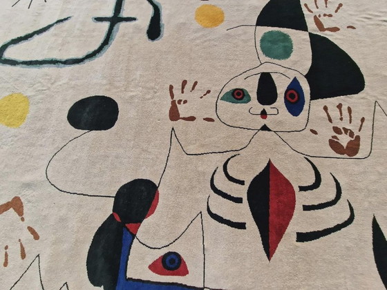 Alfombra "Mujer en la noche" de Joan Miró – Lana de seda anudada a mano sobre algodón (200x300cm) – Wool (photo 9 of 10)