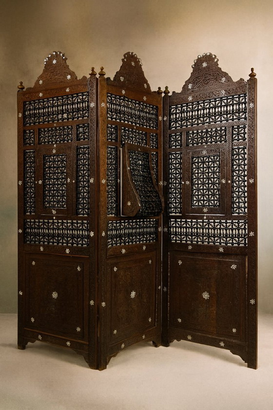 Image 1 of Paravento siriano dei primi del XX secolo intarsiato con madreperla