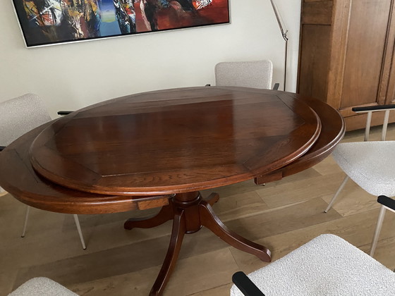 Image 1 of Extendable table