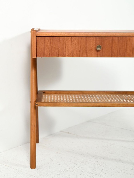 Image 1 of Comodino vintage scandinavo in teak con canna di Vienna