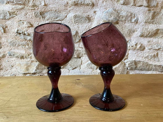 Image 1 of Par de cuencos de vidrio con burbujas de color púrpura