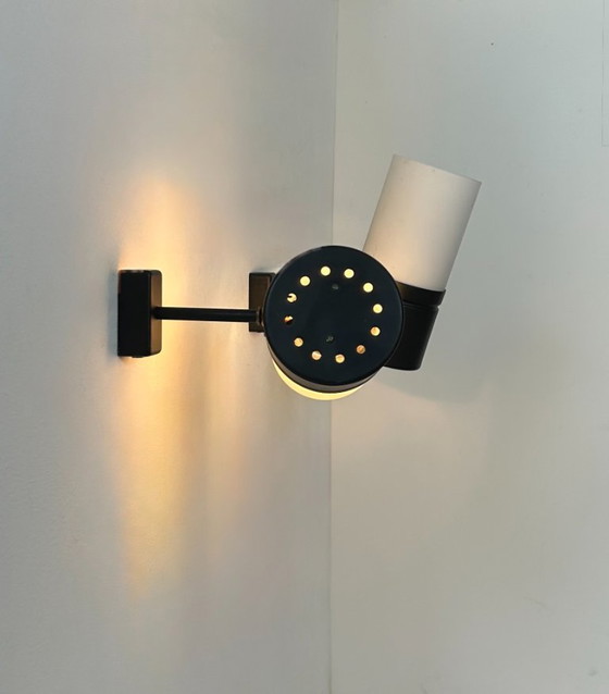 Image 1 of Coppia di applique vintage regolabili, metallo nero opaco e vetro opalino, Francia, 1950