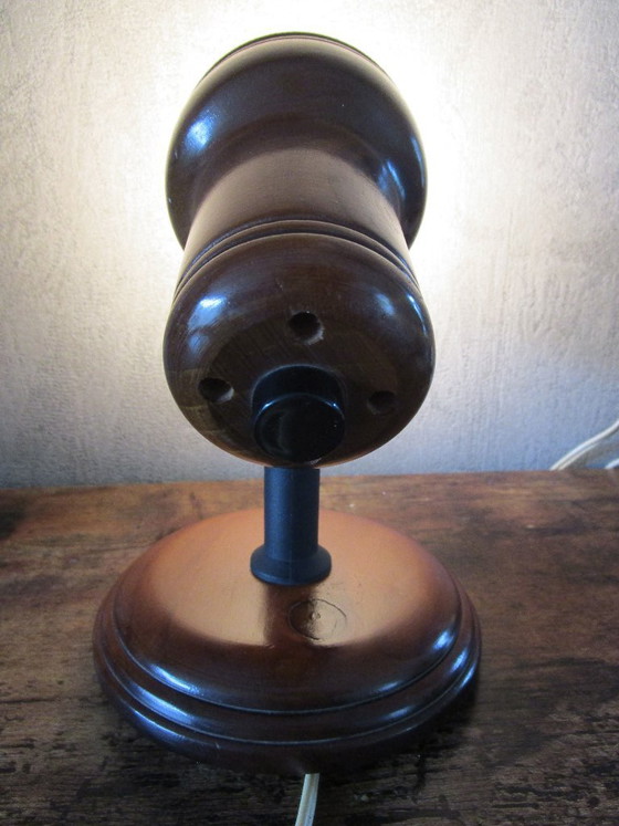Image 1 of Foco de madera antiguo con borde "dorado".