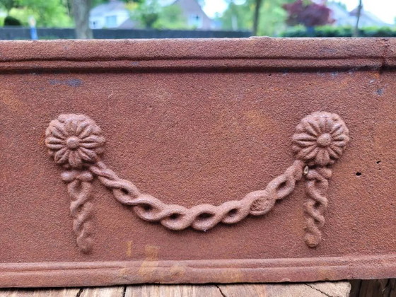 Rusty cast iron jardiniere planter, Plant pot, Brown, Vintage (photo 8 of 10)