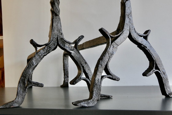 Image 1 of Paire de grands fers à repasser ou boules à feu en fer forgé (Andier)