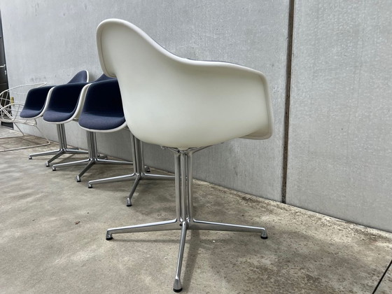 Image 1 of 4x Vitra Eames DAL chairs