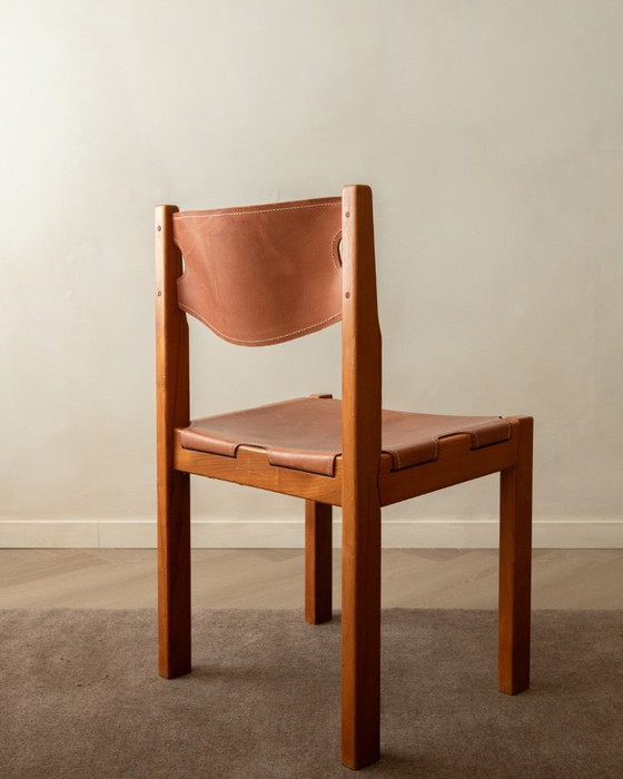 Image 1 of Brutalistische eetkamerstoelen van iepenhout en leer van Maison Regain, jaren 70, set van 4