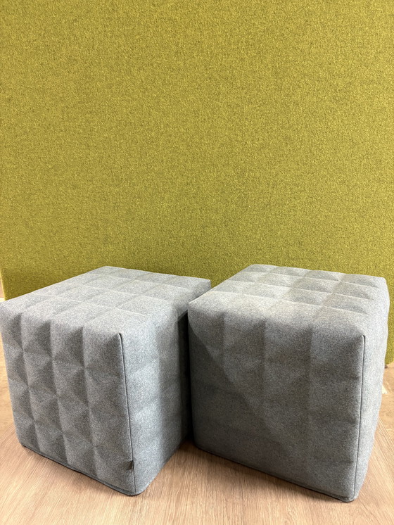 Image 1 of 2x BuzziSpace BuzziCube 3D akoestische zitkrukken – In zeer goede staat