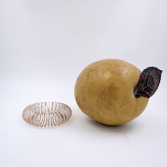 Image 1 of Manzana decorativa de terracota pintada a mano