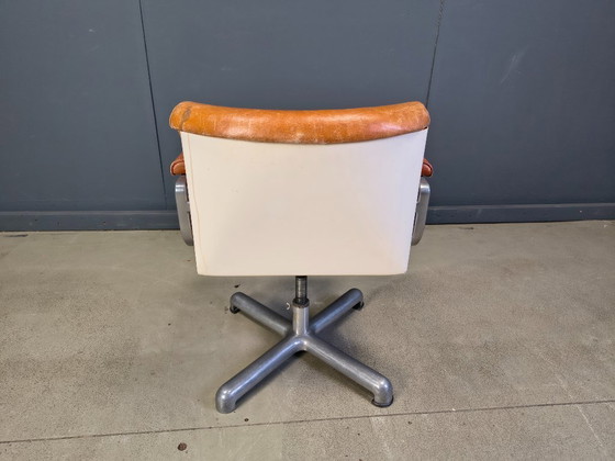 Image 1 of Chaises de bureau italiennes modernes en acier et cuir, signées Ettore Sottsass, Poltronova 1970