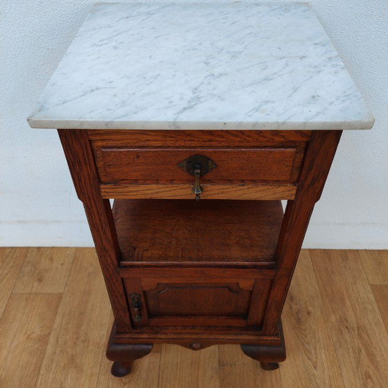 Image 1 of Vintage Antiek nachtkastje bijzetkastje met marmer blad