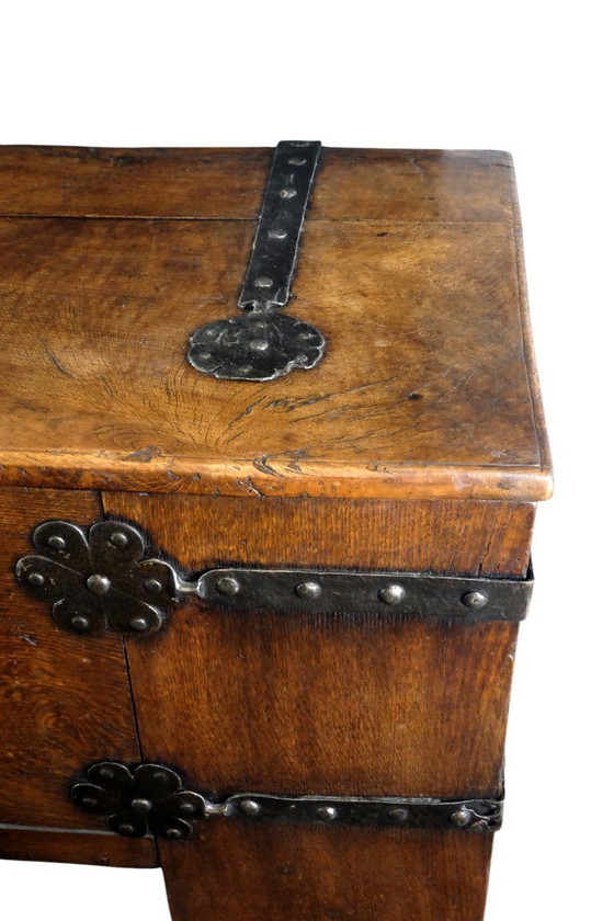 Image 1 of Stollentruhe del siglo XVI