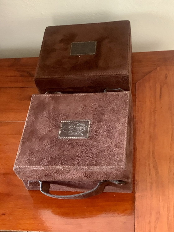2 Coffrets Chivas Regal 18 Ans Gold Signature En Daim Fin 80/Début 90 – Objets déco, Leather (photo 7 of 8)