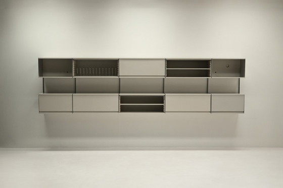 Image 1 of Grote 606 wandkast van Dieter Rams voor Vitsoe, jaren 60, Duitsland.