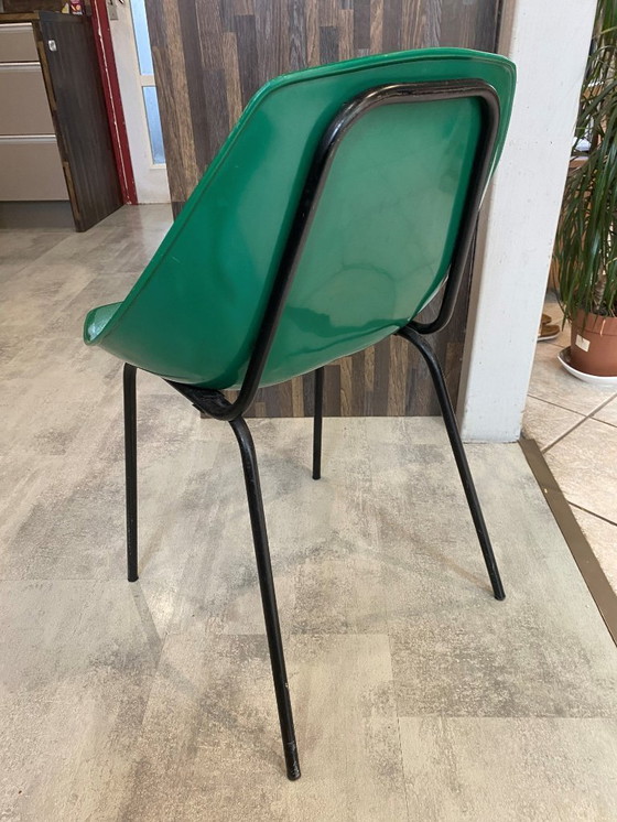 Image 1 of Sedia a guscio di Pierre Guariche per Meurop vert vintage 1960