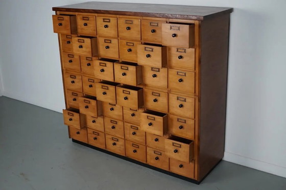 Image 1 of Mobiletto da farmacia/mobiletto da officina industriale olandese in faggio, circa anni '50