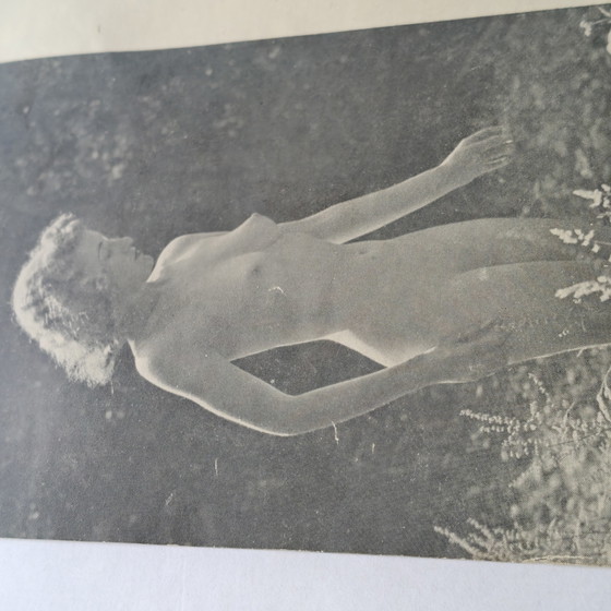 Image 1 of Authentique estampe de 1948 « La jeune servante » d'Anthony Peacock, F.R.P.S. | Encadrée, par Health & Efficiency