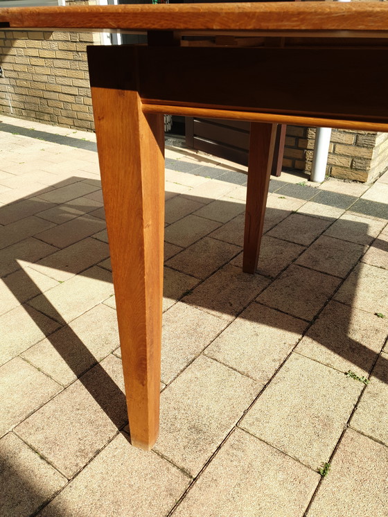 Image 1 of Eiken tafel 