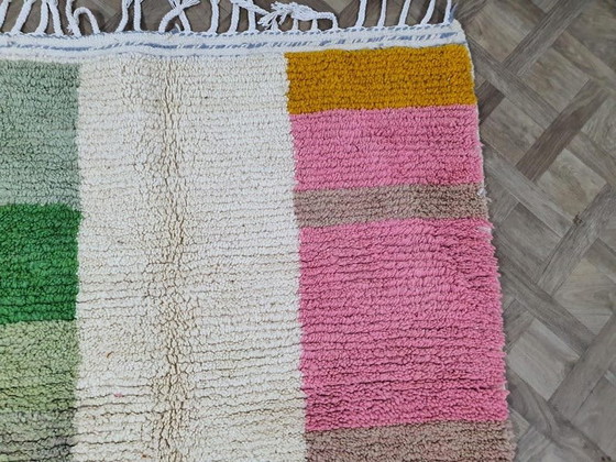 Image 1 of Tappeto marocchino fatto a mano in pura lana con motivi tradizionali colorati, 140/260 cm