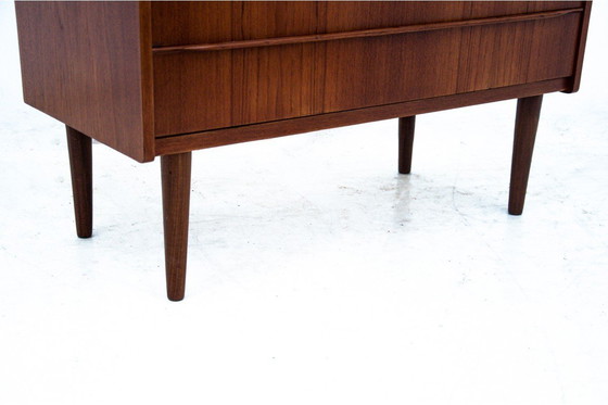 Image 1 of Bureau en teck, design danois, années 1960.